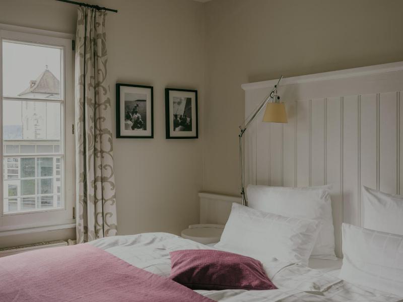Superior Single Room - Lake Side image 4