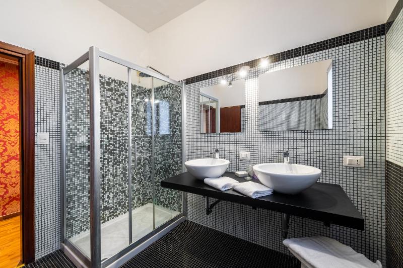 Superior Double Room image 2