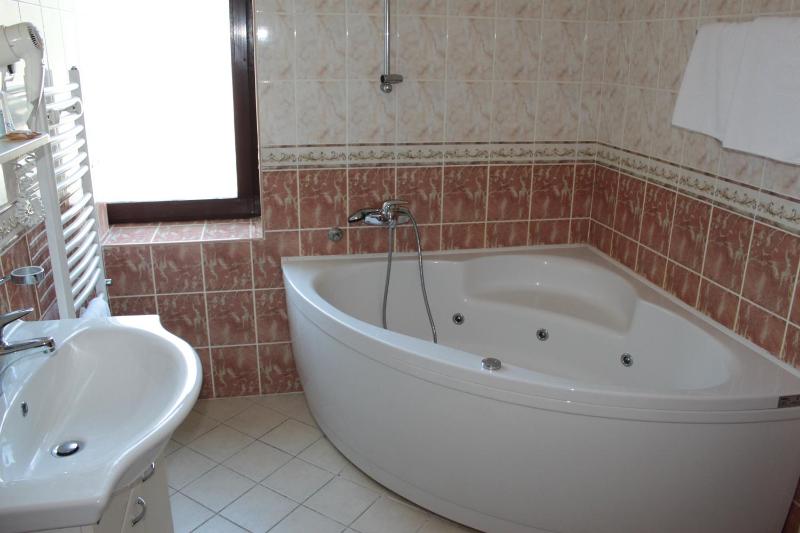 Suite with Garden View image 2