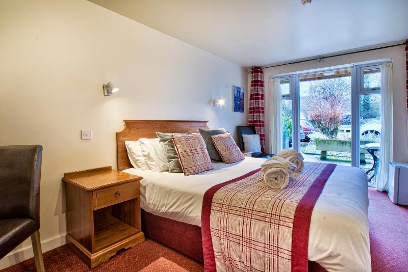 Double Room image 3