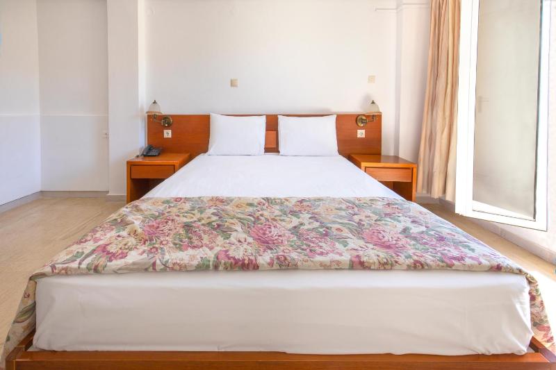 Double or Twin Room with Garden View image 1