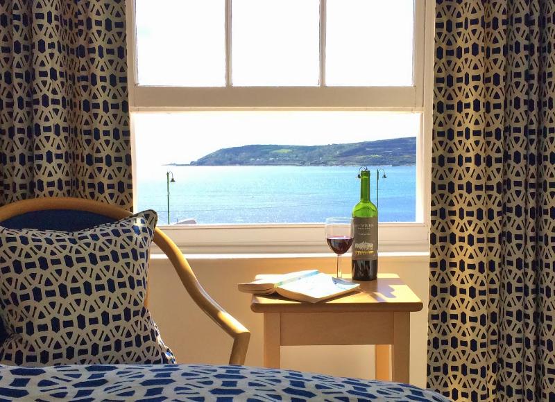 Double Room with Sea View image 3
