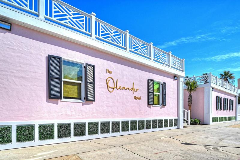 Room 1 Oleander Hotel Boutique Hotel Near Galveston Cruise Port - image 38