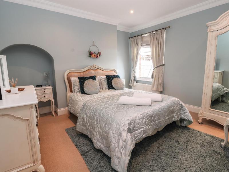 12 Deva Terrace - image 16