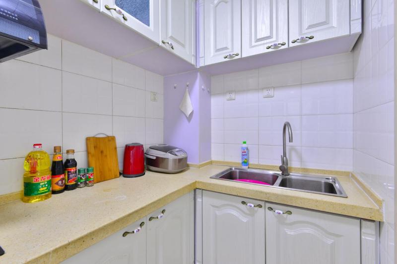 Locals Apartment House 90 - image 5