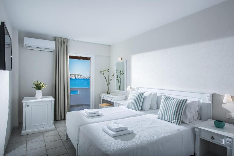 Twin Room with Sea View image 1