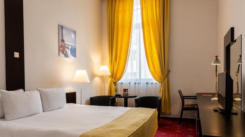King Room image 1