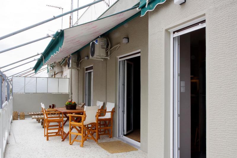 One-Bedroom Apartment image 1