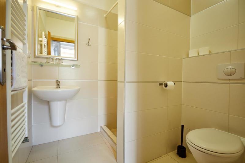 One-Bedroom Apartment image 4