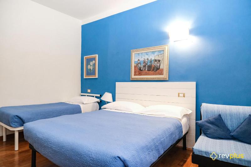 Triple Room image 4