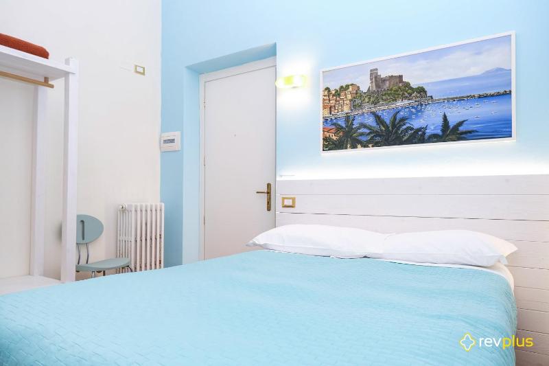 Economy Double Room image 2