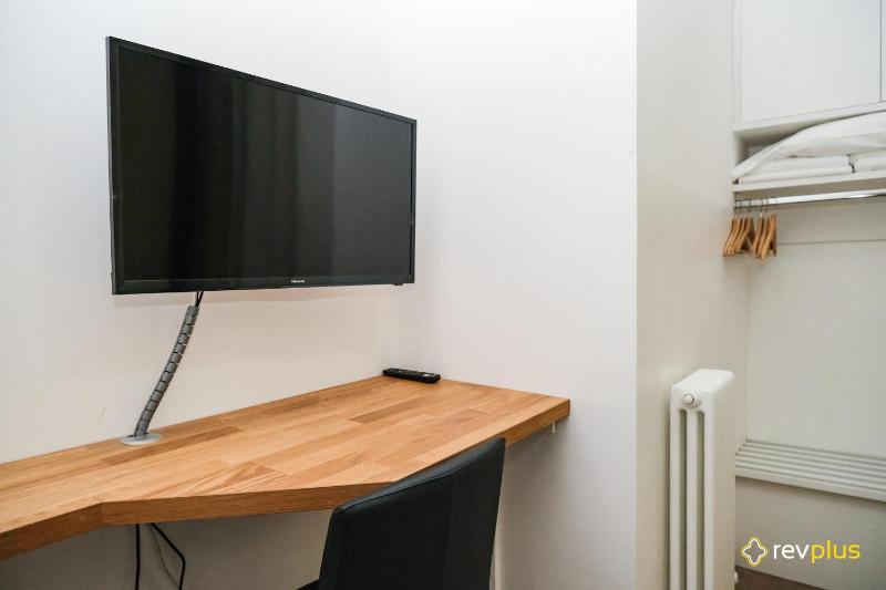Lia Rooms - image 22