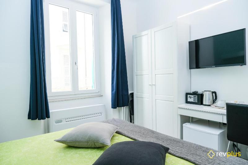 Lia Rooms - image 18
