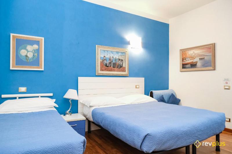 Triple Room image 2