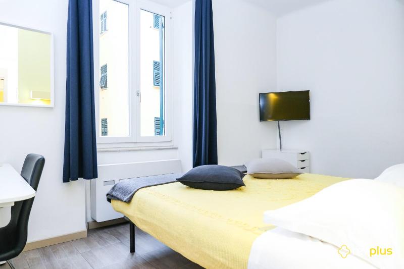 Quadruple Room image 4