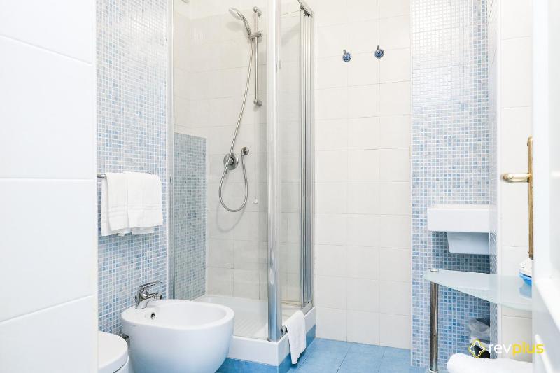 Triple Room image 3