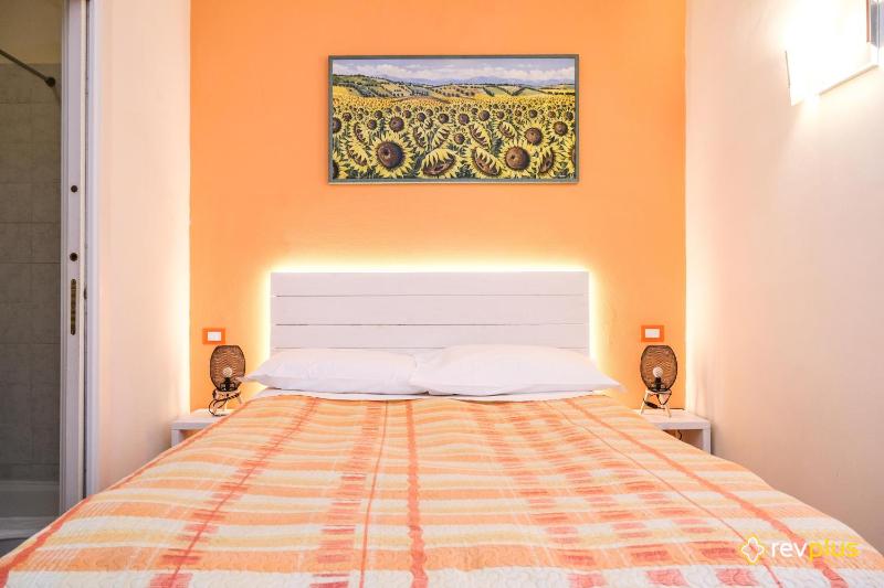 Double Room image 4