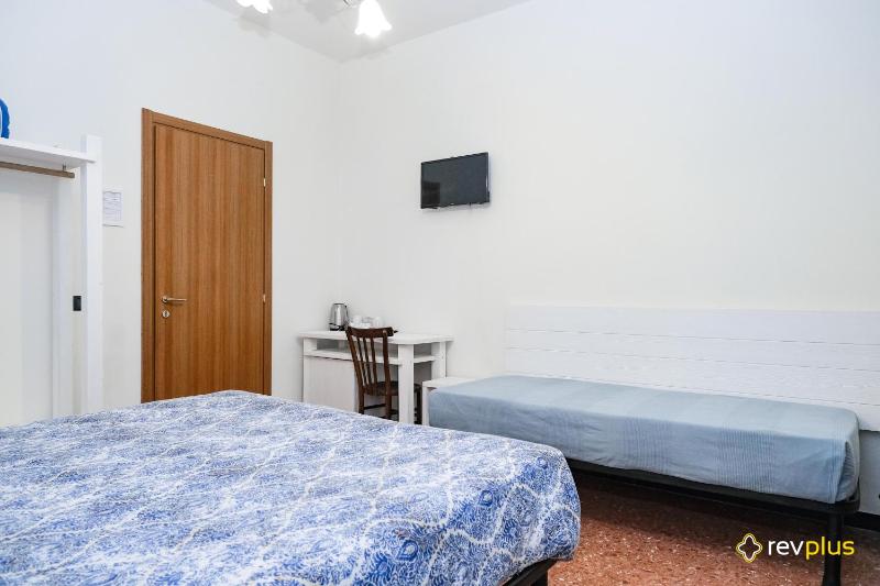 Lia Rooms 3 - image 13
