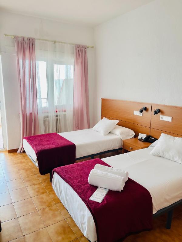 Superior Double Room with Sea View image 2