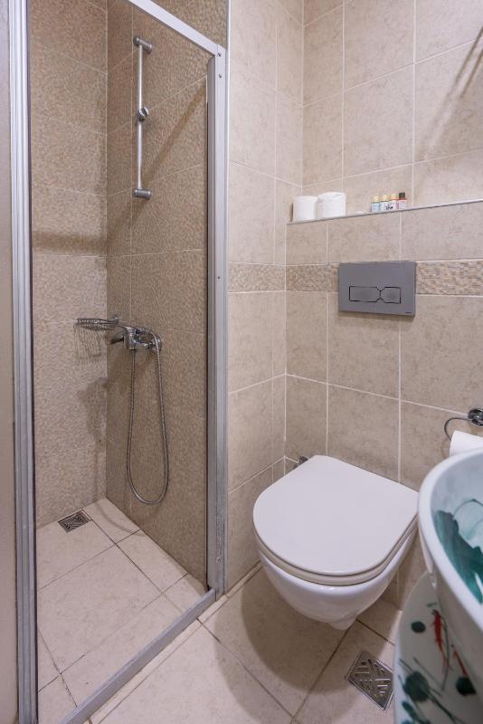 Economy Double or Twin Room image 3