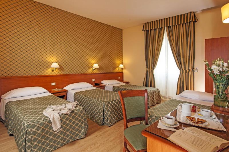 Quadruple Room image 1