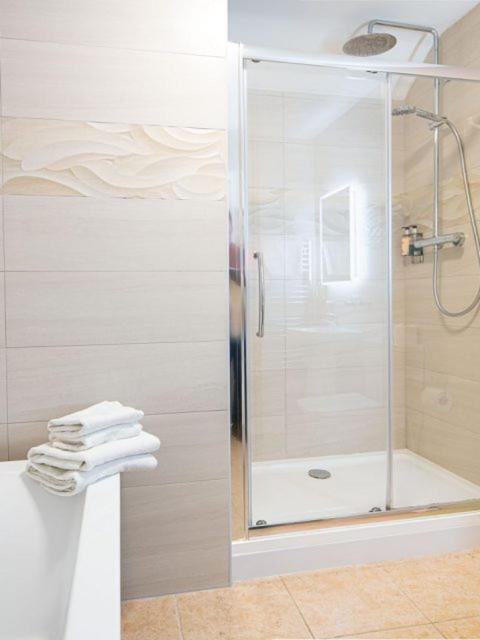 Double or Twin Executive Room image 1