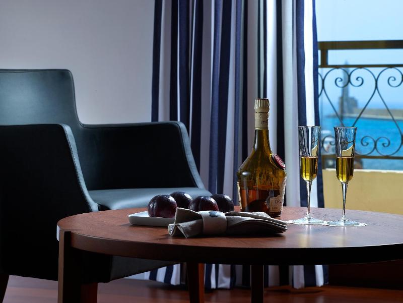 Superior Suite with Sea View image 1