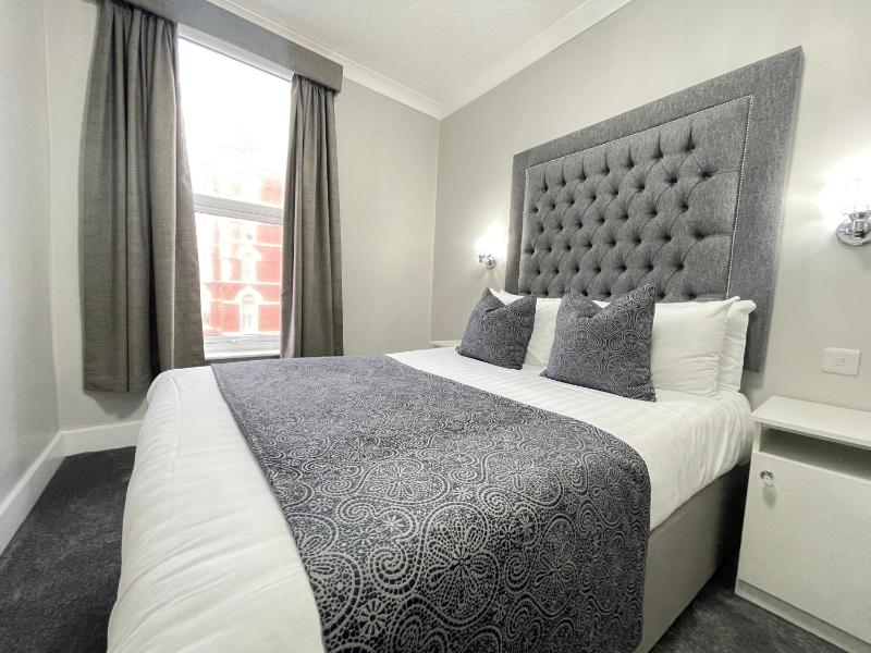 Double Room image 1
