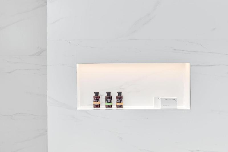Deluxe Suite image 2