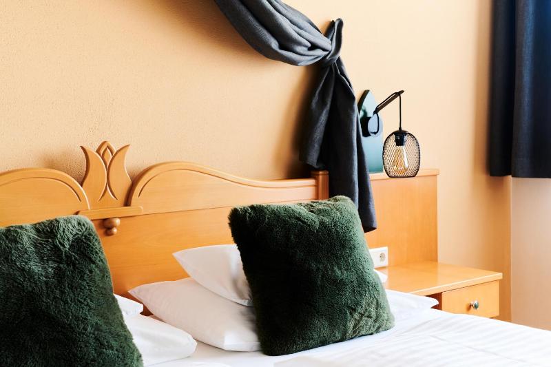 Comfort Double Room with Balcony and Air Condition image 3