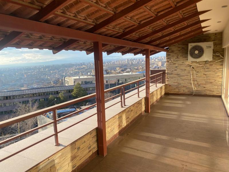 Suite with Balcony image 3