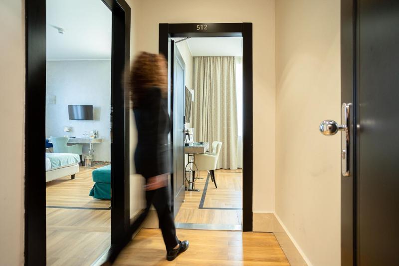 Two Connecting Double Rooms image 1