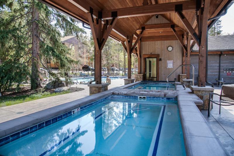 Inner Circle Serenity Condo: Great Breck Location - image 14