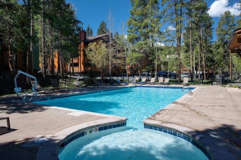 Inner Circle Serenity Condo: Great Breck Location - image 23