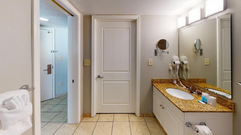 Oceanfront Queen Suite image 3