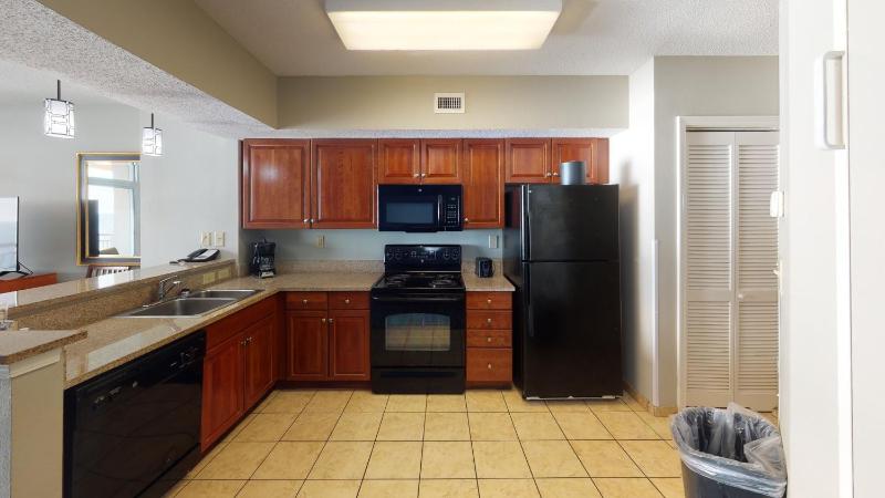 Oceanfront Queen Suite image 4