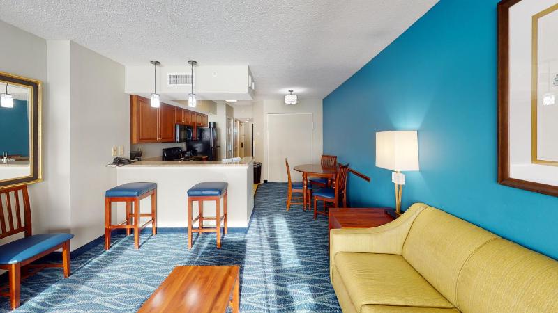 Oceanfront Queen Suite image 2