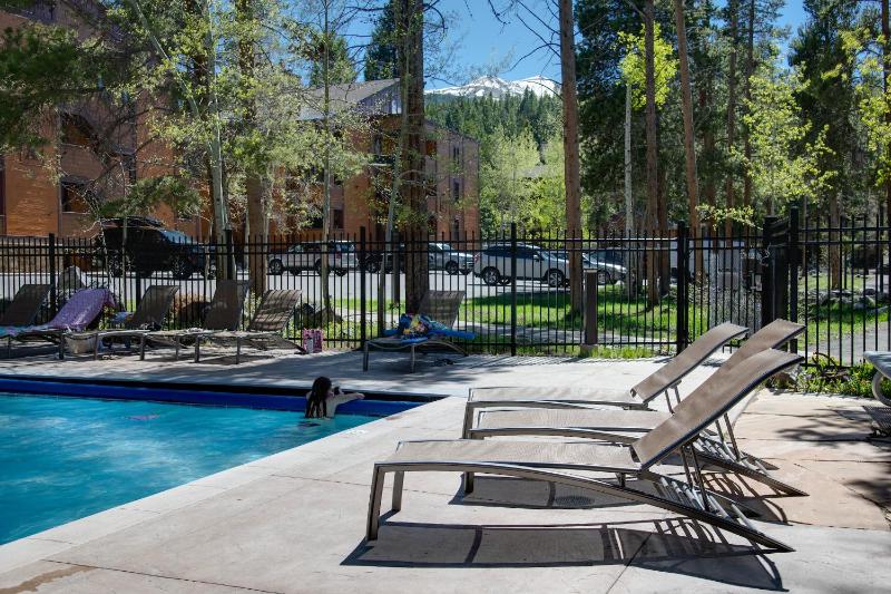 Inner Circle Serenity Condo: Great Breck Location - image 17