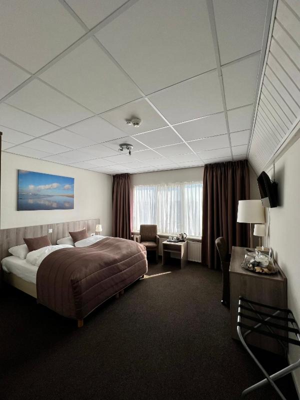 Executive Suite image 2