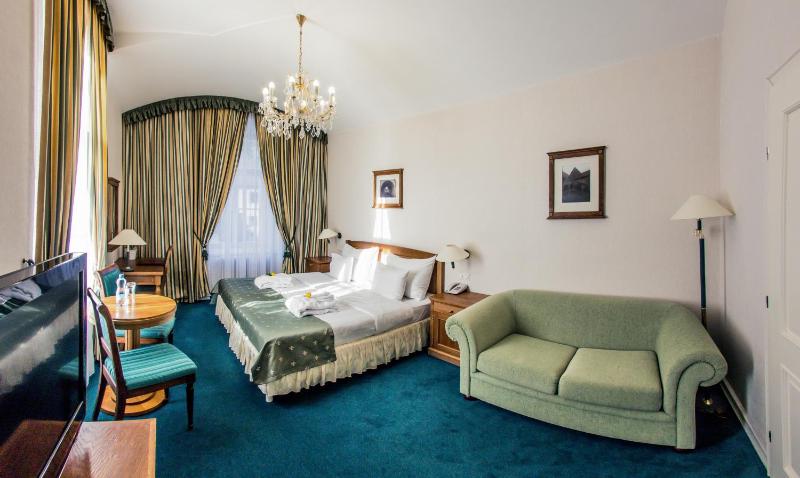 Deluxe Double Room with Castle View image 4