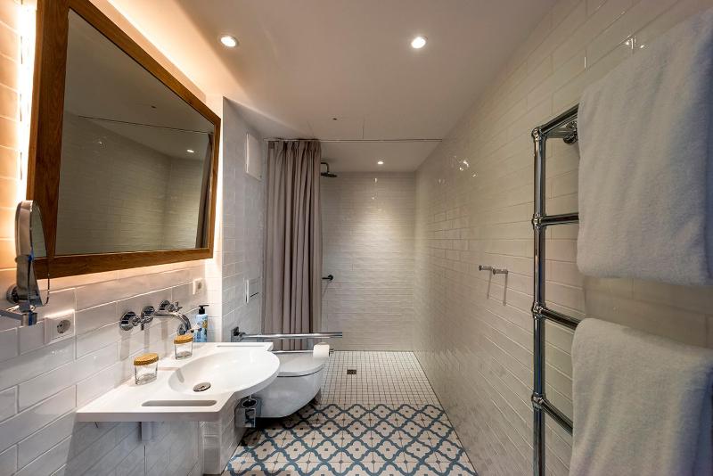 Double Room - Disability Access image 2
