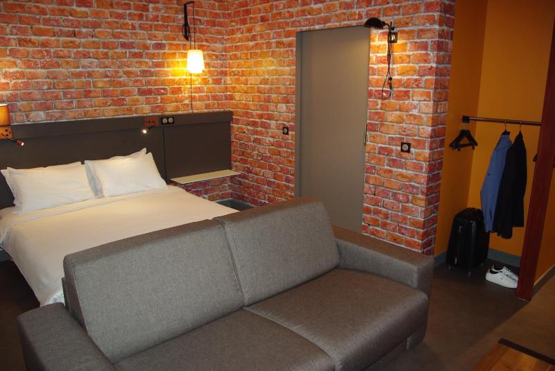 Family Room with One Double and One Sofa Bed image 2