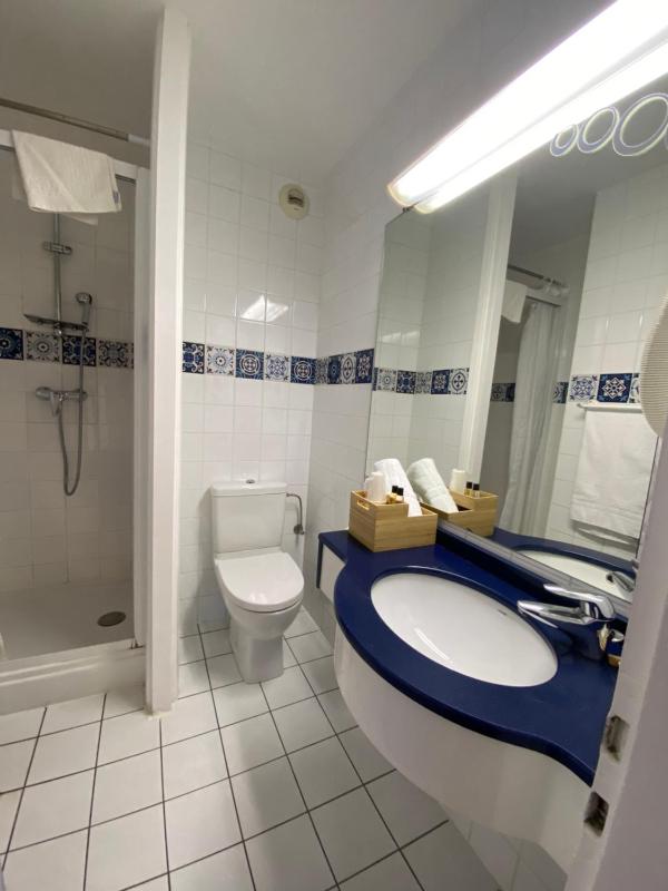 Double Room image 4