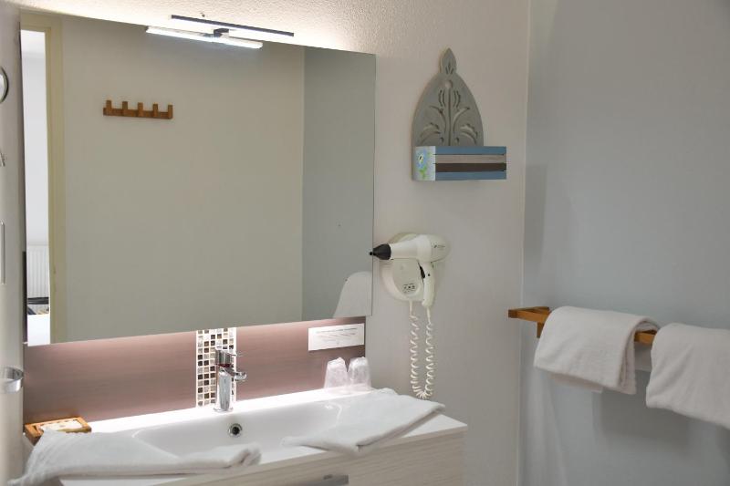 Double Room image 4