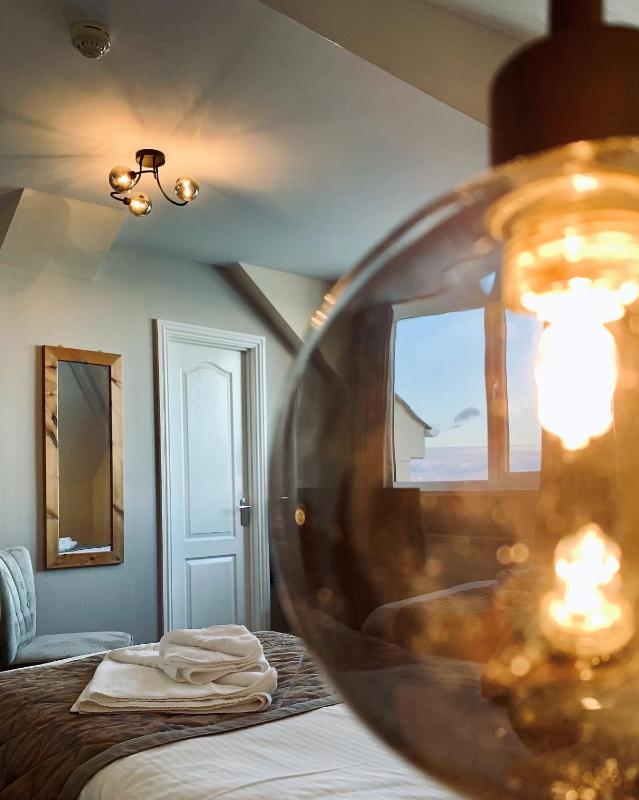 Twin Room with Sea View image 3