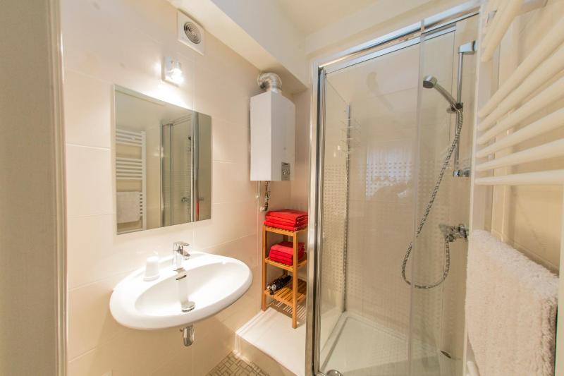 One-Bedroom Apartment (4 Adults) image 2
