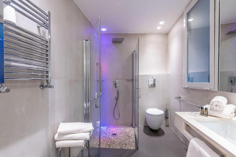 Triple Room image 2