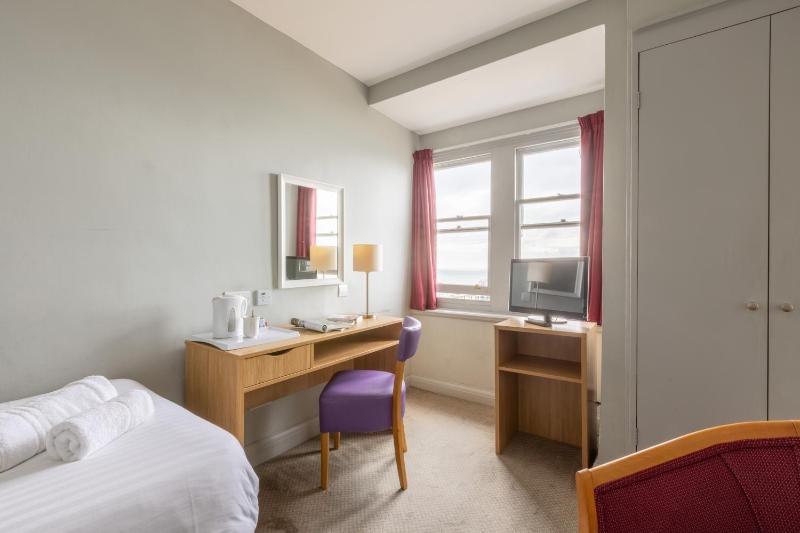Standard Single Room image 3