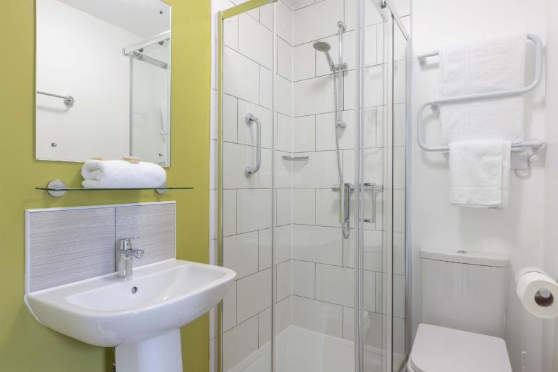 Twin Room image 1