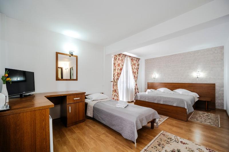 Triple Room image 2